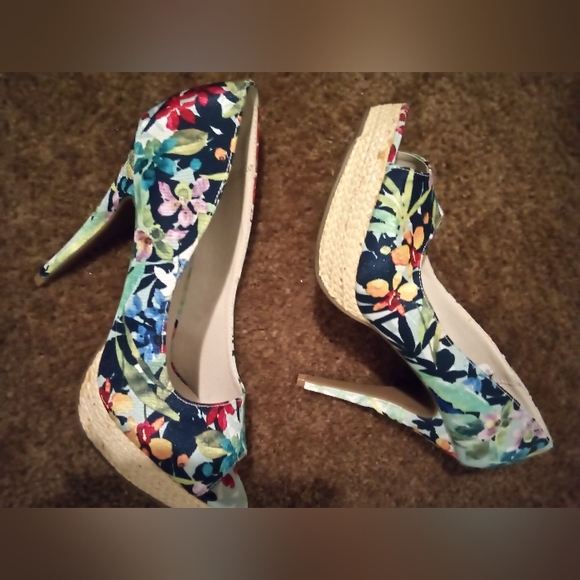 Apt 9 Floral Peep Hole Heels - Picture 2 of 10